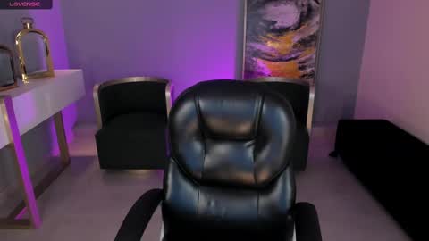 Corinne Russo online show from 09-23-25, 04:04