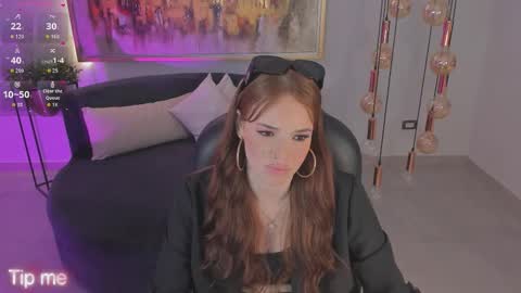 Corinne Russo online show from 09-25-25, 01:31