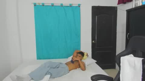 Ethan  online show from 10-10-25, 01:15