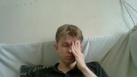 Snapshot of cosm2312 chatting on 04-28-26, 08:19 Andrew online show from 04-28-26, 08:19