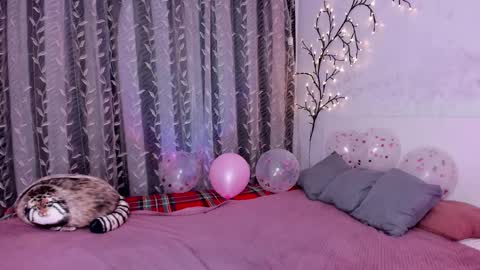 Snapshot of cosmic_girll chatting on 02-13-25, 08:55 Alice online show from 02-13-25, 08:55