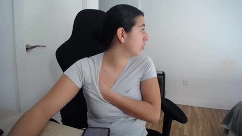 costantine helena24 online show from 02-06-26, 11:02