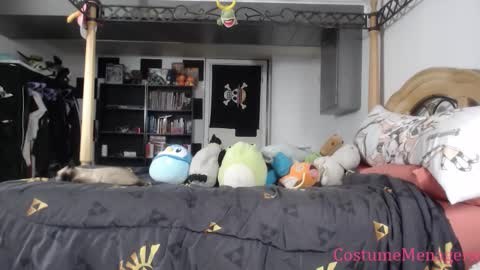 Amethyst Cox online show from 10-13-25, 08:31