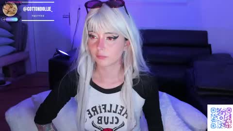 Snapshot of cotton_dollie chatting on 04-19-26, 06:10 Dollie online show from 04-19-26, 06:10