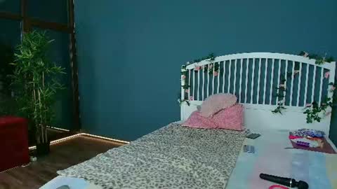 cougarmilf_ online show from 06-15-26, 07:49