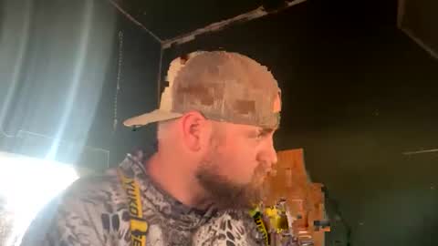 countrystrong35 online show from 11-25-25, 09:04