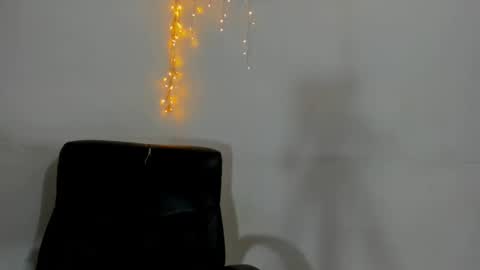 Snapshot of couple_fantasy30 chatting on 02-14-25, 12:09 Nikol y  tomy online show from 02-14-25, 12:09