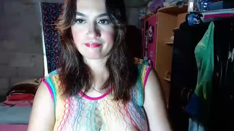 Snapshot of couple_fantasy30 chatting on 10-22-25, 08:19 Nikol y  tomy online show from 10-22-25, 08:19