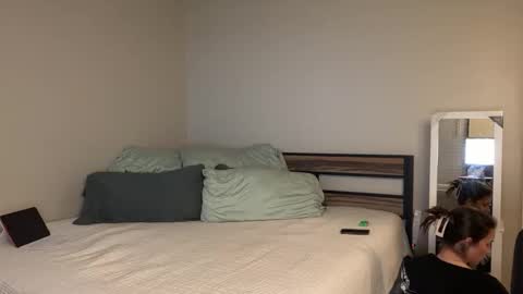 couple_of_geese online show from 02-18-26, 01:45