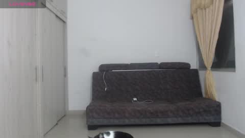  ALEJANDRO Y EMILY  online show from 11-09-25, 01:59