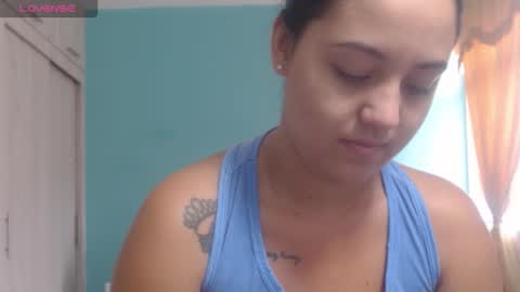  ALEJANDRO Y EMILY  online show from 01-12-26, 02:55