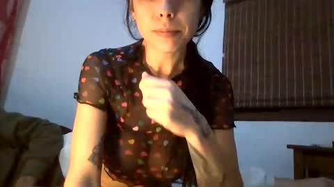 BelloyBella online show from 05-17-26, 04:43