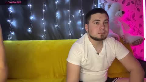 Snapshot of coupleinspire chatting on 11-27-25, 08:55 Emily Ryan online show from 11-27-25, 08:55