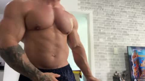 couplemuscle40 online show from 04-17-26, 04:43