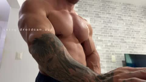 couplemuscle40 online show from 05-07-26, 11:26