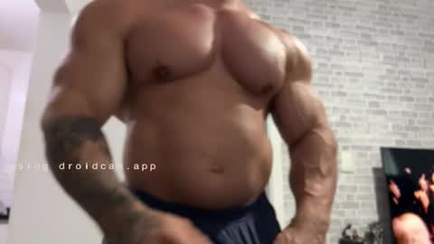 couplemuscle40 online show from 05-09-26, 03:50