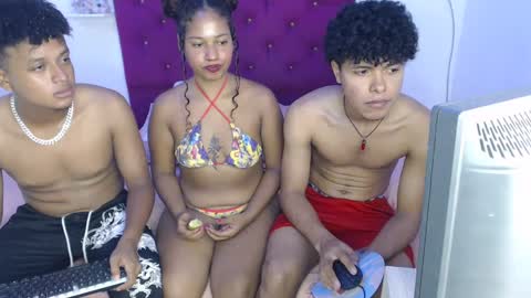 ANDRES SOFHIA Y CAMILO online show from 09-12-25, 03:28