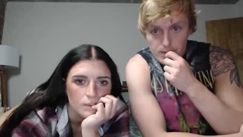 coupllecum online show from 11-20-25, 11:15