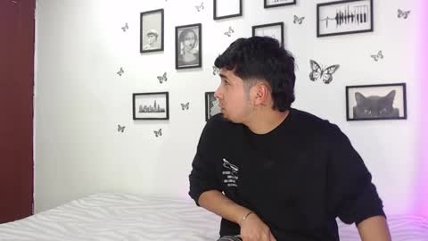 Juli and Liam online show from 01-20-25, 07:36