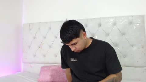 Snapshot of coupsextop chatting on 06-01-26, 05:09 Juli and Liam online show from 06-01-26, 05:09