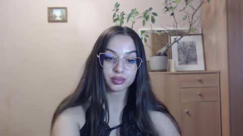 Courtney online show from 02-11-25, 06:01