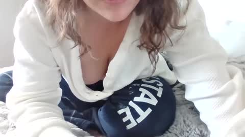 Snapshot of courtxoxo_o chatting on 02-18-25, 04:48 courtxoxo_o online show from 02-18-25, 04:48