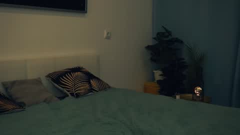 Yui online show from 02-02-25, 01:19