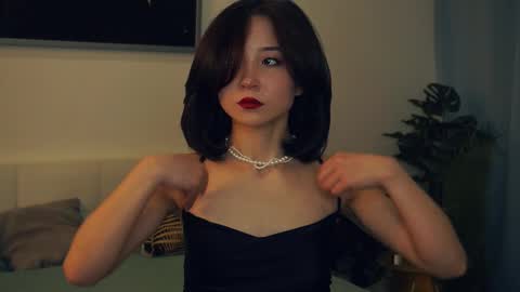 Yui online show from 02-14-25, 07:49