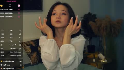 Yui online show from 03-01-25, 10:45