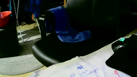 coyote017 online show from 02-04-25, 07:40