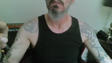 Snapshot of cpl_inlove chatting on 06-12-26, 08:19 cpl_inlove online show from 06-12-26, 08:19