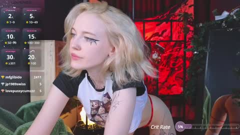 Snapshot of crackling_tati chatting on 12-30-24, 12:00 Tati online show from 12-30-24, 12:00