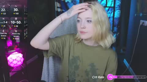 Snapshot of crackling_tati chatting on 02-25-25, 08:41 Tati online show from 02-25-25, 08:41