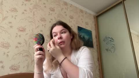 Elise online show from 09-18-25, 08:38