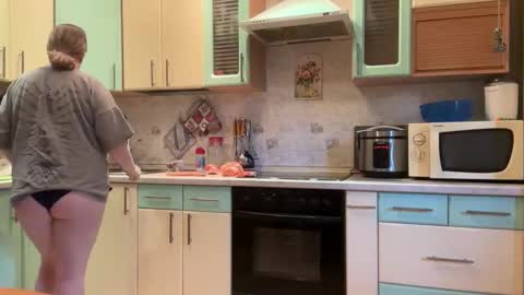 Elise online show from 09-22-25, 07:32