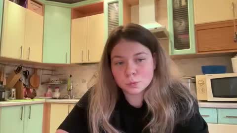Elise online show from 10-22-25, 06:35