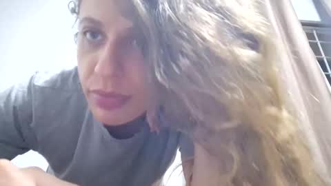 Snapshot of cravingustwoo chatting on 10-19-25, 03:29 cravingustwoo online show from 10-19-25, 03:29