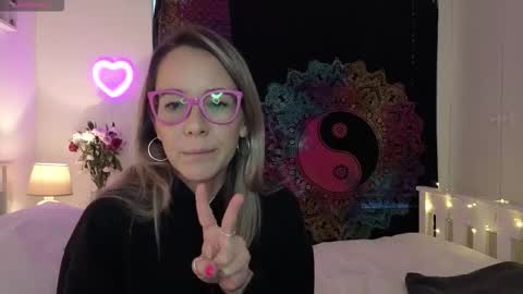 Snapshot of crazy_ass_stacy chatting on 11-27-25, 05:26 Stacy 2pm to 6pm mon-fri 3 CAT online show from 11-27-25, 05:26