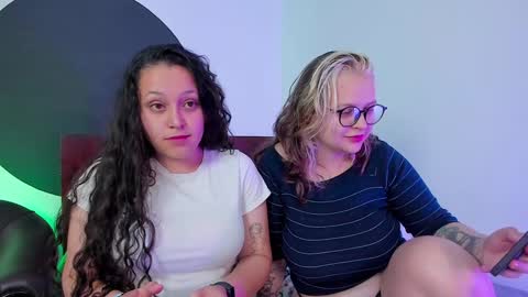 Snapshot of crazy_cakes_ chatting on 12-02-24, 03:25 Lexie Rose online show from 12-02-24, 03:25