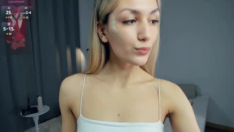 Snapshot of crazy_selfi chatting on 01-27-25, 07:56 Emma online show from 01-27-25, 07:56