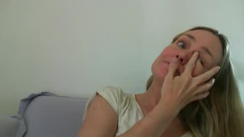 Anny online show from 12-10-24, 02:28