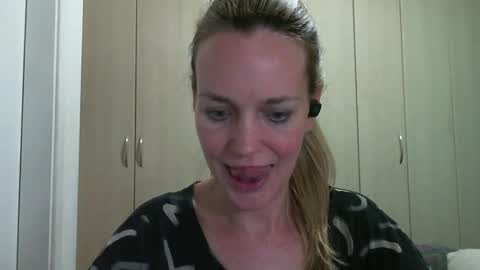 Anny online show from 12-19-24, 12:34