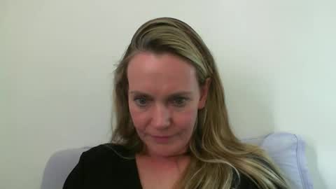 Anny online show from 01-13-25, 05:55