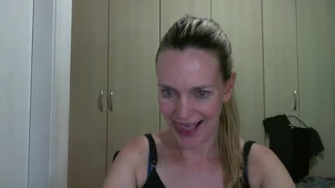Anny online show from 01-14-25, 12:11