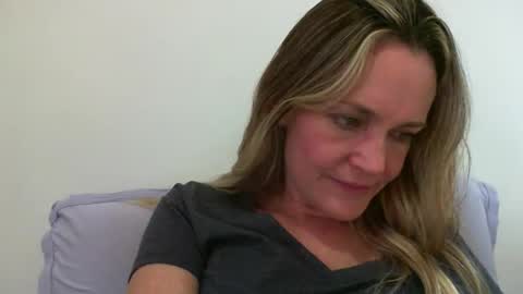 Anny online show from 01-14-25, 06:49