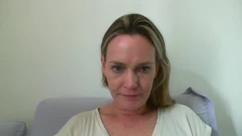 Anny online show from 01-18-25, 02:23