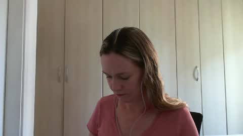 Anny online show from 01-24-25, 10:53