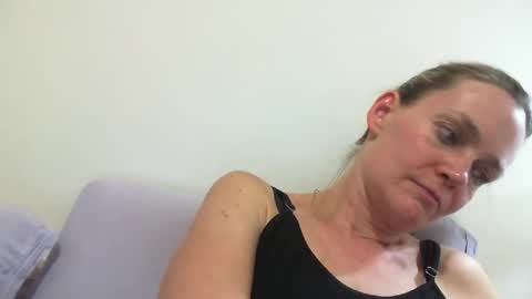 Anny online show from 01-26-25, 01:09