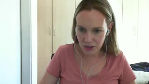 Anny online show from 03-05-25, 01:17