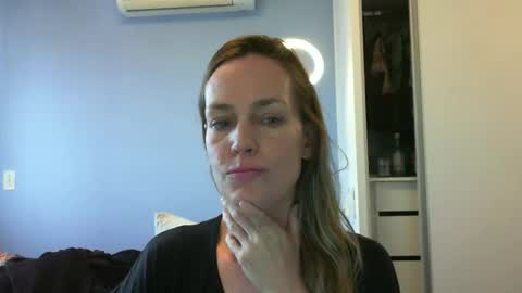 Anny online show from 10-28-25, 10:19